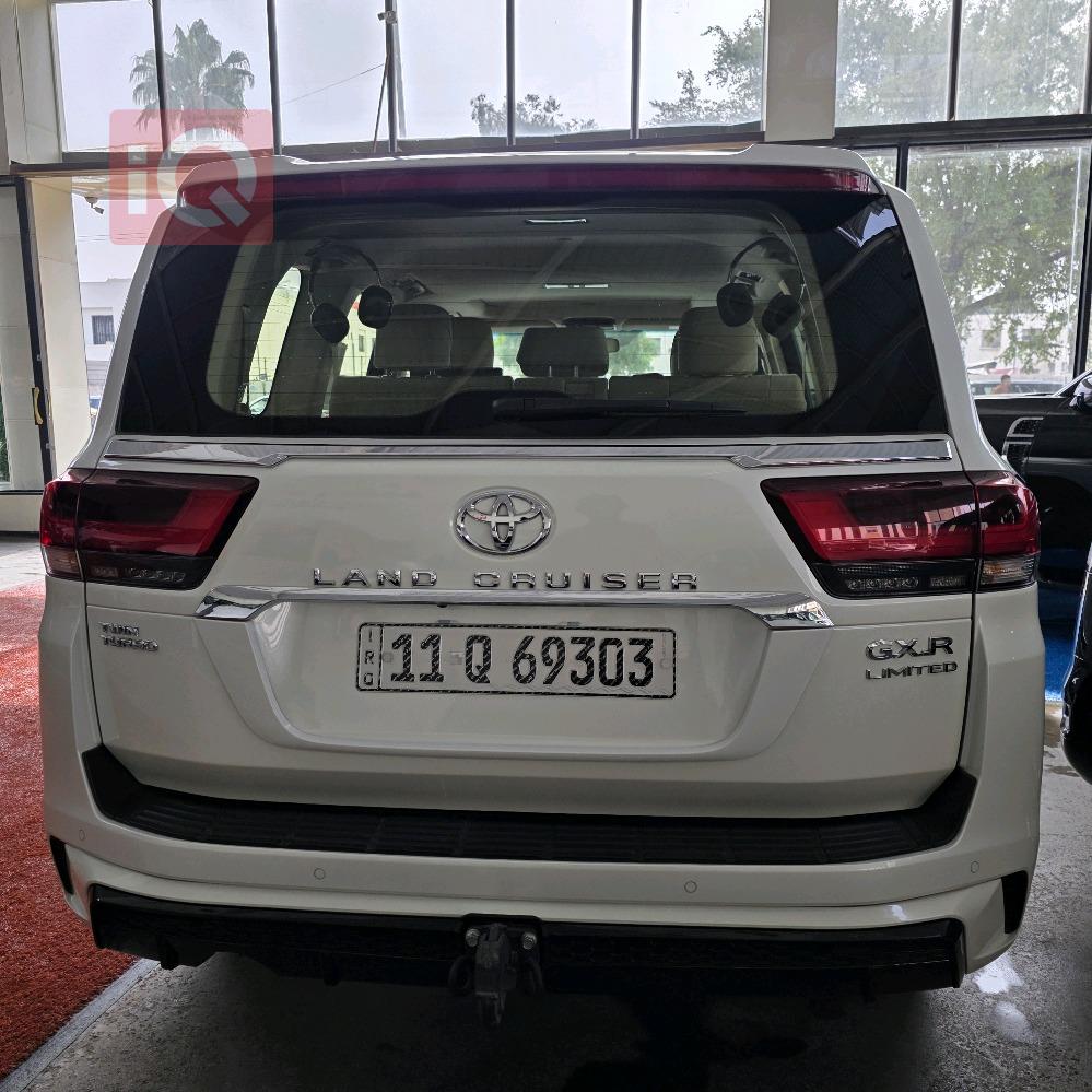 تۆیۆتا لاند کروزەر